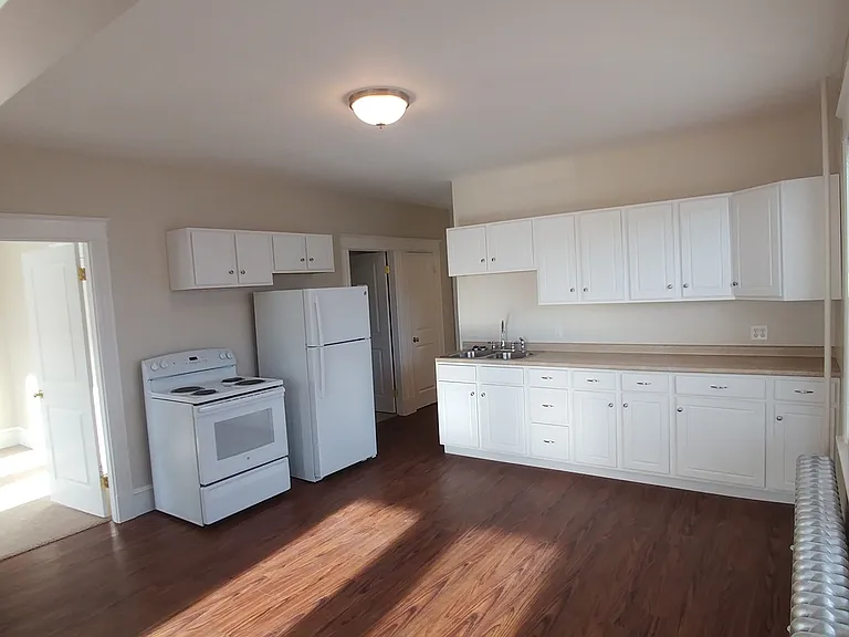 106 Walnut St #2 — Photo 2