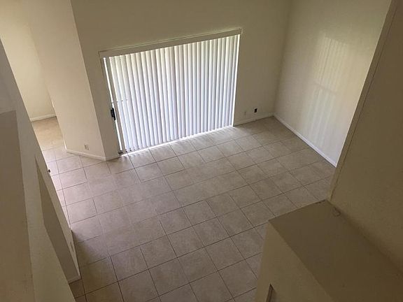 5th image of 1030 The Pointe Dr
