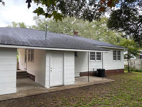 5th image of 2709 Budds Ave