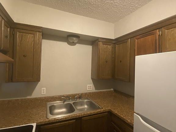 5th image of 211 S Main St APT 4