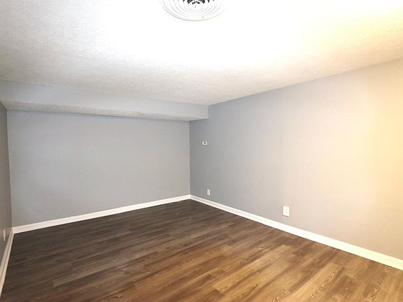 3rd image of 6264 Eastridge Dr #2