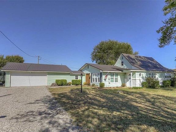 3rd image of 3617 SW Center Rd