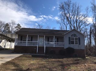 300 E Meadow Rd, Thomasville, NC 27360