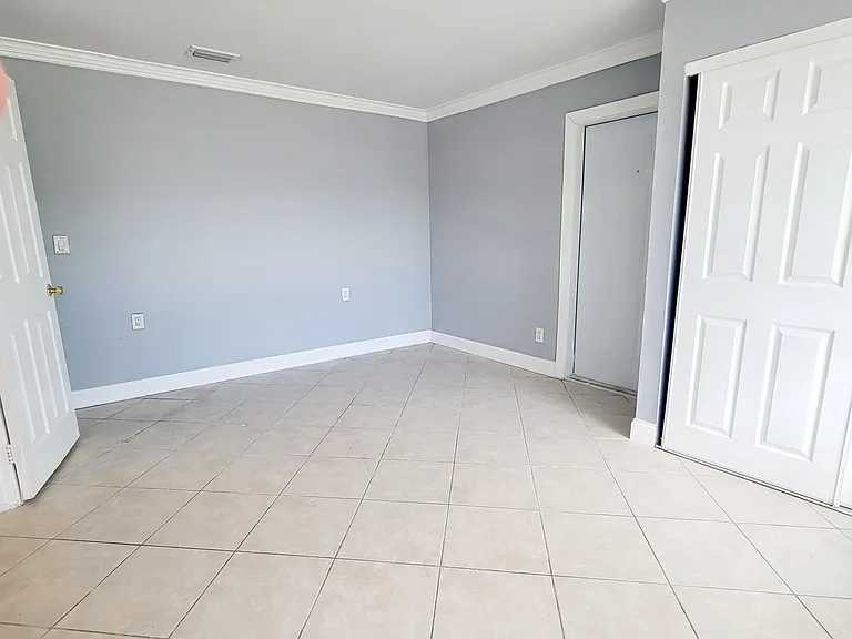 2021 NW 64th Ave #A — Photo 12