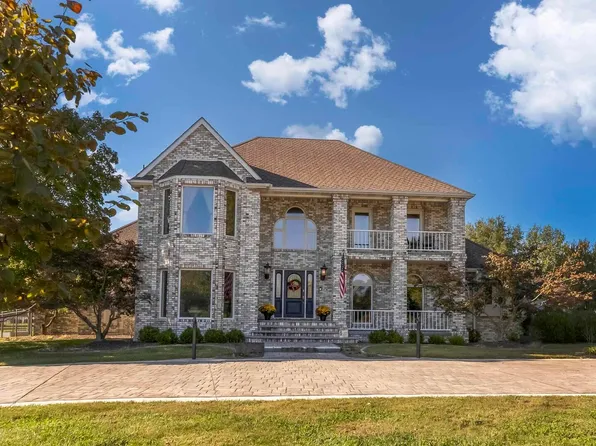 3 Deer Run, Herrin, IL 62948