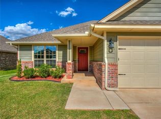 704 Redvine Rd, Yukon, OK 73099