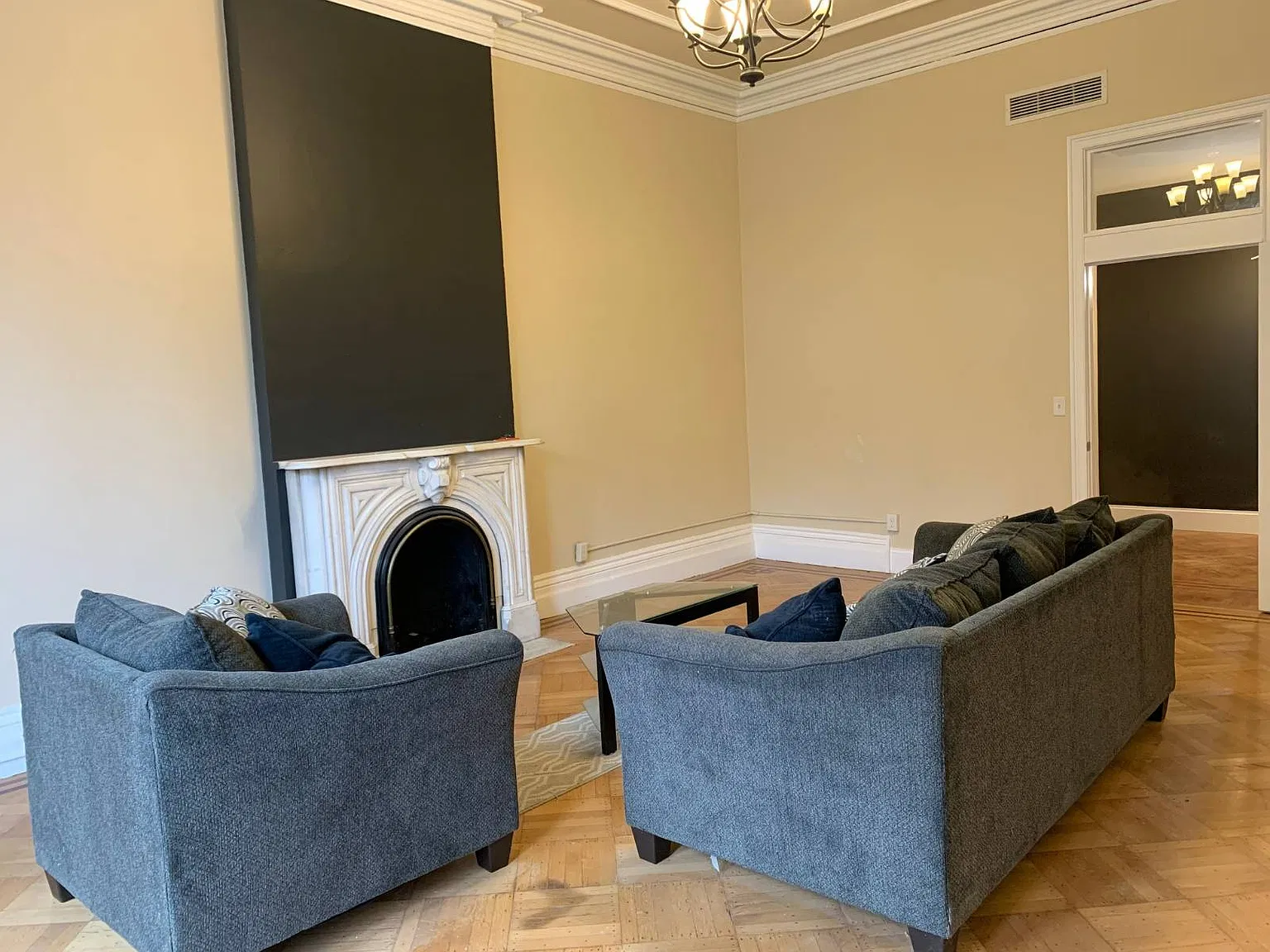2 bed, 1.0 bath, $1,525 — Photo 2