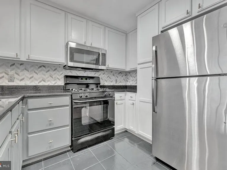 355 I St SW #615 — Photo 5