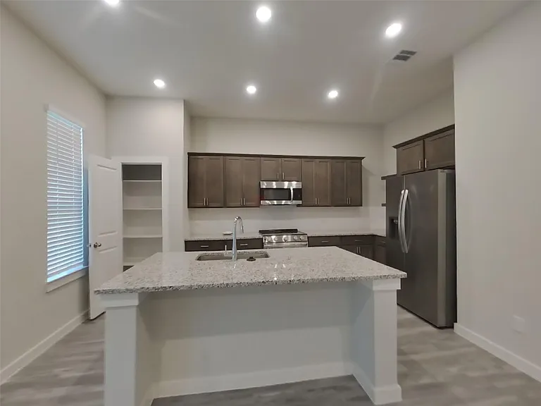22733 Terrazzo Dr — Photo 3