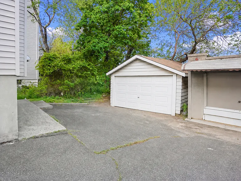 608 Washington Ave #1 — Photo 8
