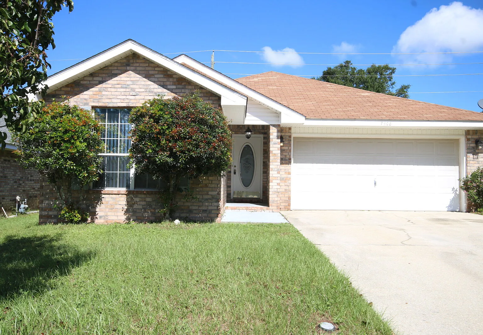 3 bed, 2.0 bath, 1735 sqft, $1,775 — Photo 2