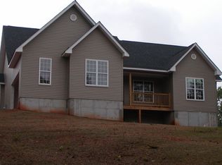 11 Old Cherokee Rd, Cleveland, GA 30528