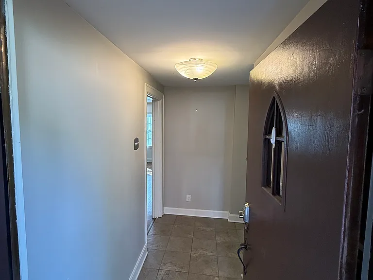 2629 E Broad St — Photo 13