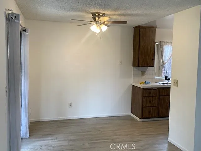 1049 Hewitt St — Photo 3