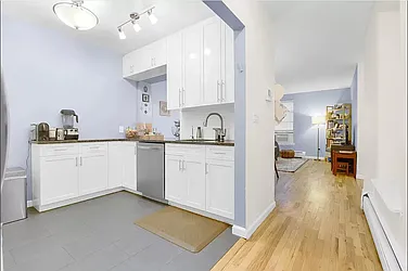 Rented by R New York