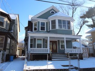 1064 Hunterdon St, Newark, NJ 07112