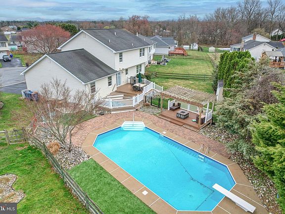 3rd image of 21 Viscaya Ct