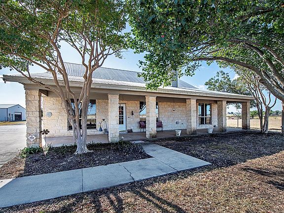 2nd image of 1833 County Road 305