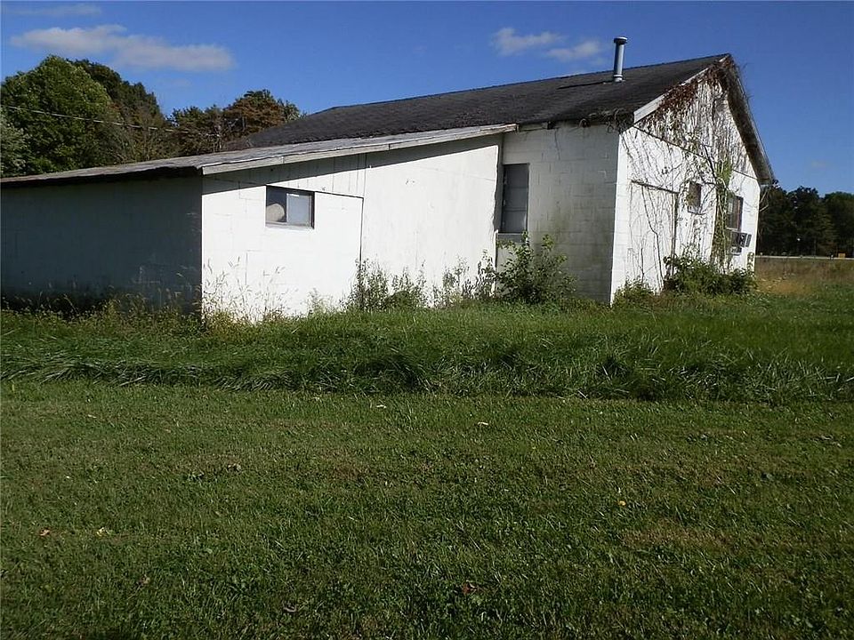 2nd image of 2126 W Us Highway 136