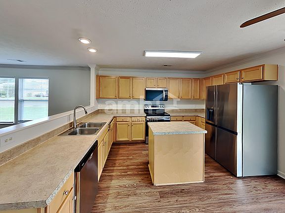 3rd image of 322 Stewart Springs Dr