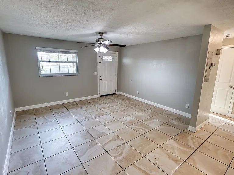 6813 N Marie Ave #B — Photo 9