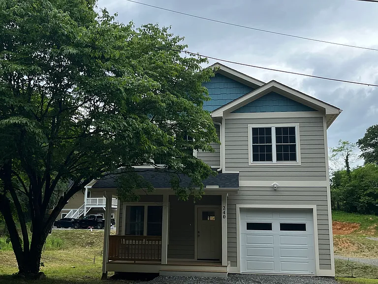 240 Old Farm School Rd — Photo 1