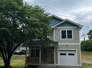 240 Old Farm School Rd, Asheville, NC 28805