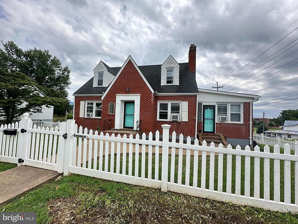 1st image of 2 Terrace Ln