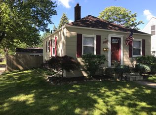 19014 Kenosha St, Harper Woods, MI 48225