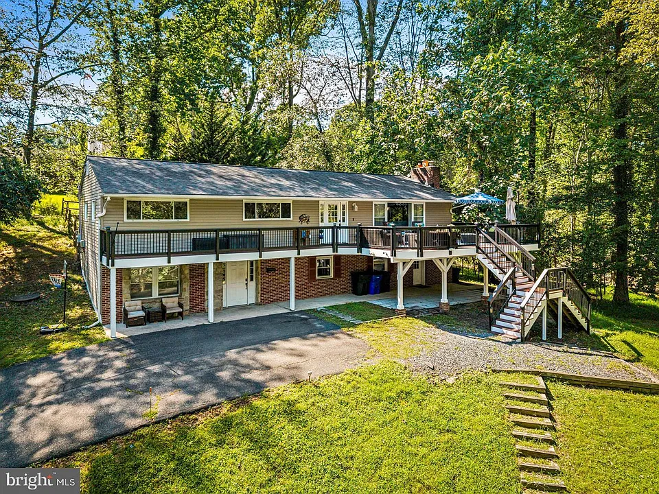 4 Carolina Ave
