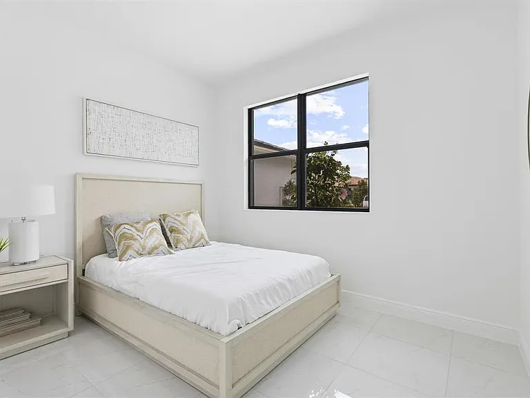 4931 Rivo Alto Cir — Photo 30