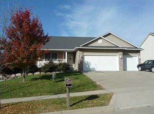 4118 Bay View Ct, Des Moines, IA 50320