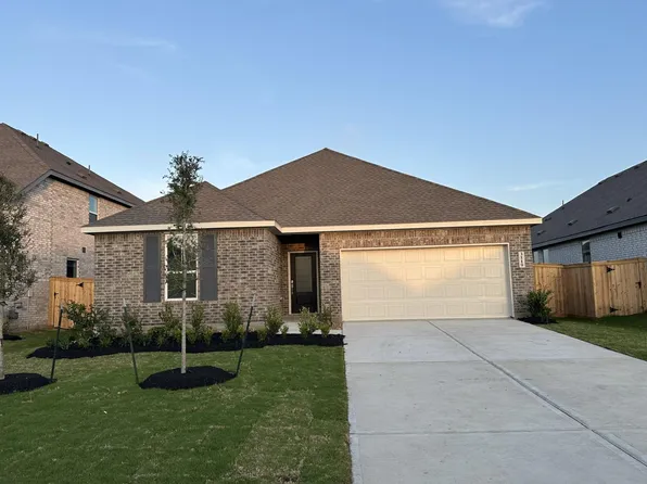 3119 Emerald Hills Dr, Angleton, TX 77515