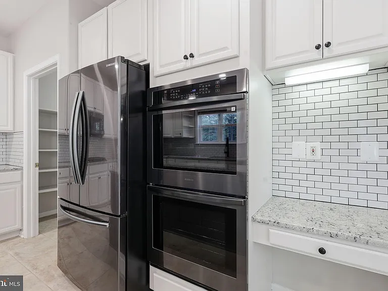 100 Spyglass Ln — Photo 16