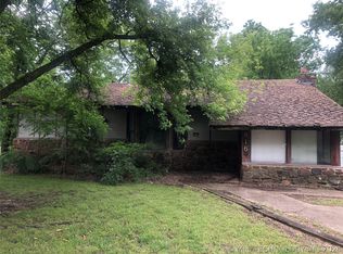 816 SE 2nd St, Pryor, OK 74361