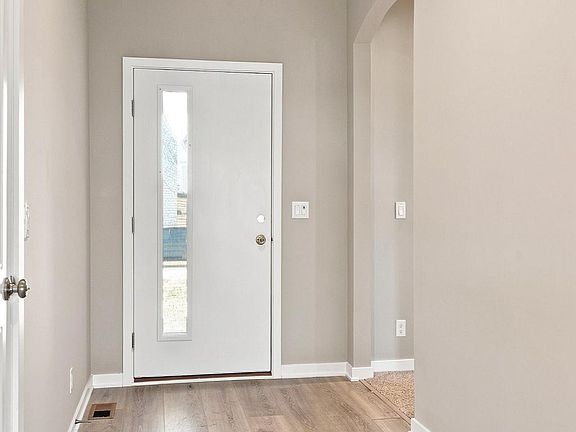 2nd image of 10403 Cimarron St
