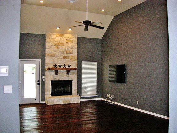 5th image of 401 Woodland Park Dr