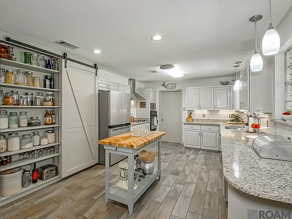 4th image of 10928 Worthington Ave