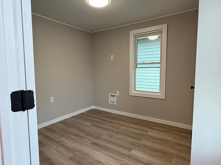 953 Roup Ave — Photo 18
