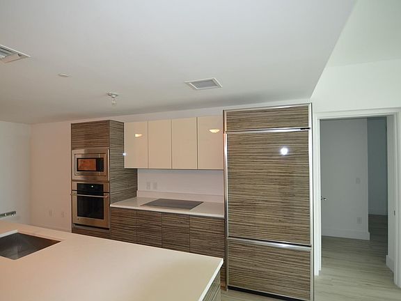 2nd image of 460 NE 28th St #142