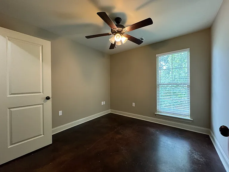 434 S Alexander Ave — Photo 9