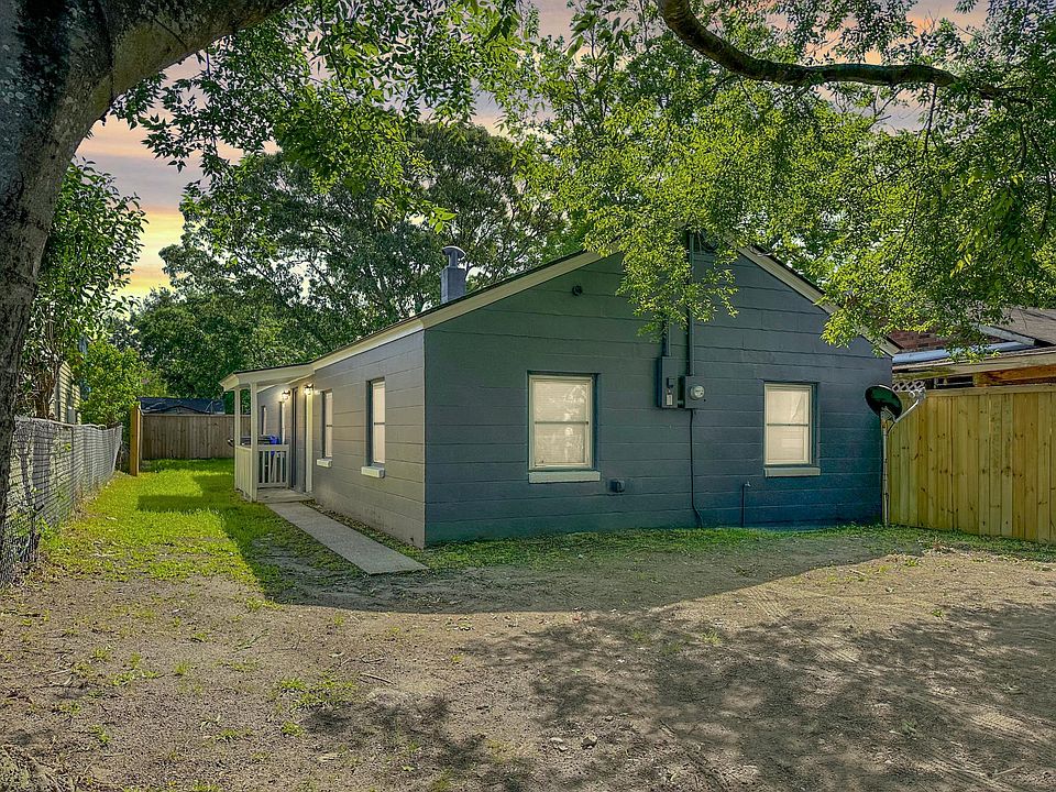 1st image of 2506 Corona St