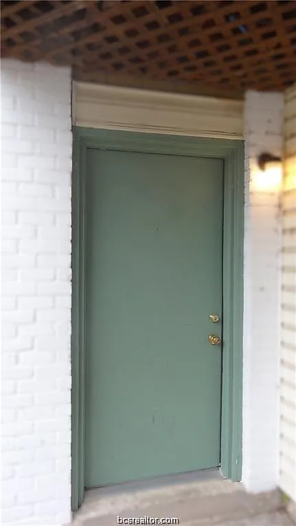 510 Avondale - 6 — Photo 3