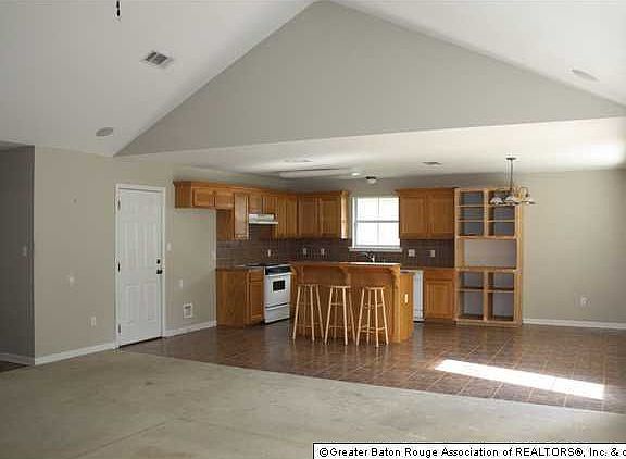 4th image of 9952 Petersburg Dr