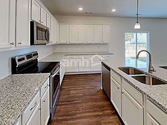 3rd image of 429 Bluewater Dr