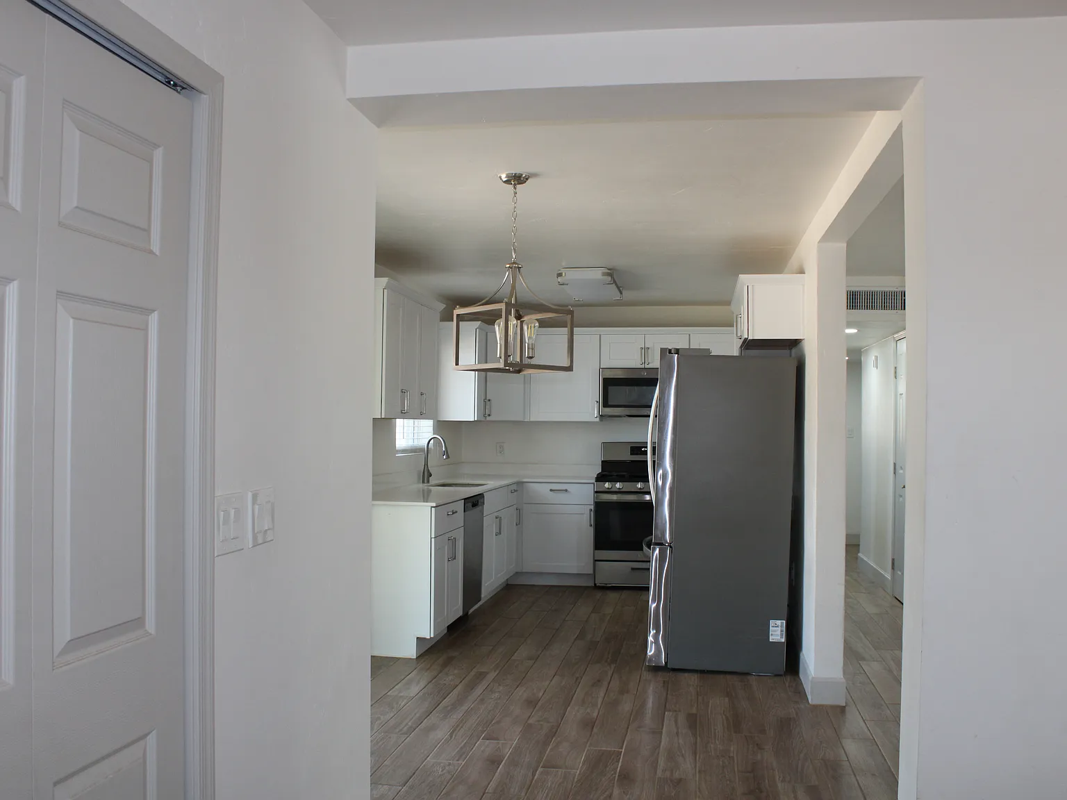 3 bed, 1339 sqft, $1,895 — Photo 4