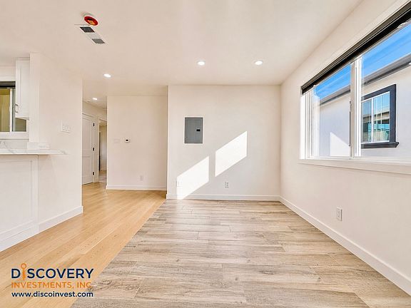 4th image of 3939 Midvale Ave