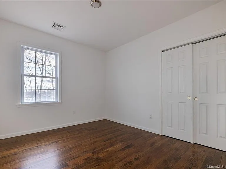 340 Pleasantview Ave — Photo 11