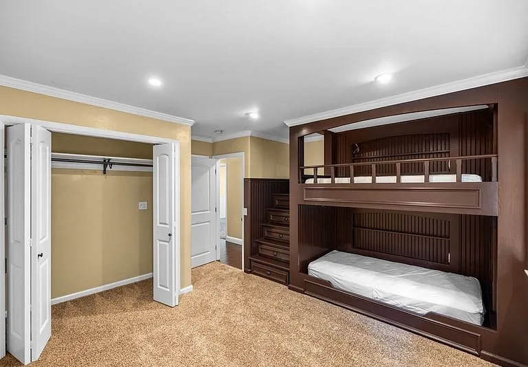 8 Shepherds Pl — Photo 35