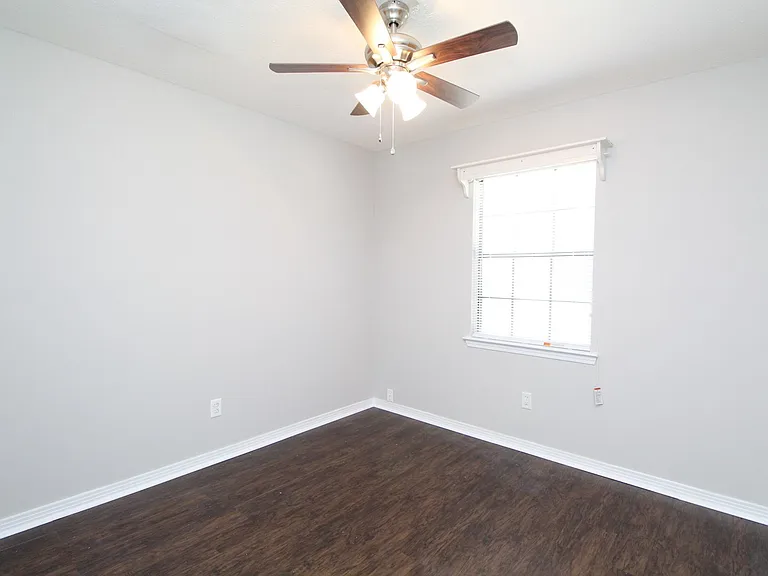 5250 Powrie Dr — Photo 14